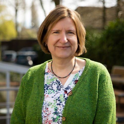 Frau Birgit Reupert